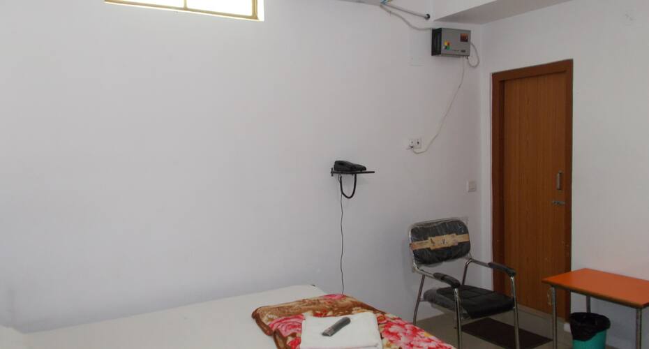 Hotel Surya Shelter, Lucknow 3